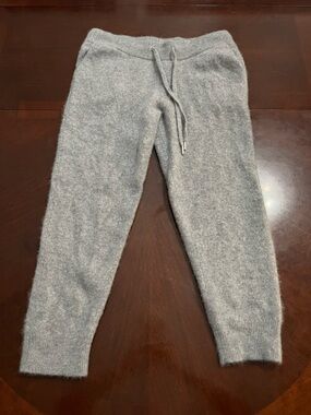 Quince 100% Mongolian Cashmere Joggers in Heather Gray *Flawed
